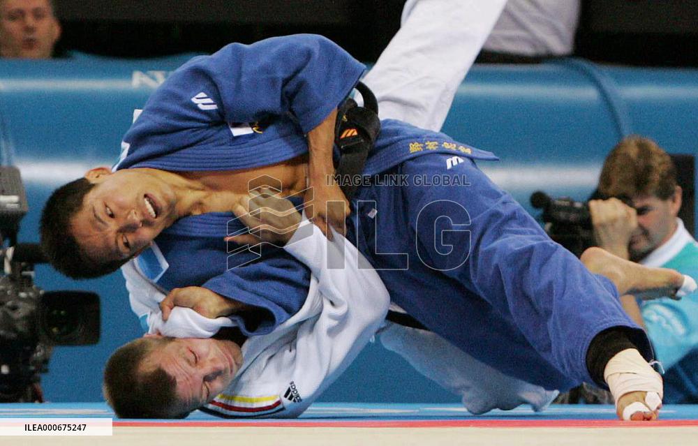 (1)Japan's Nomura advances to semifinals in judo