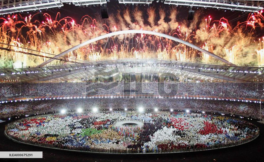 (9)Biggest Olympic Games open in Athens amid tight security