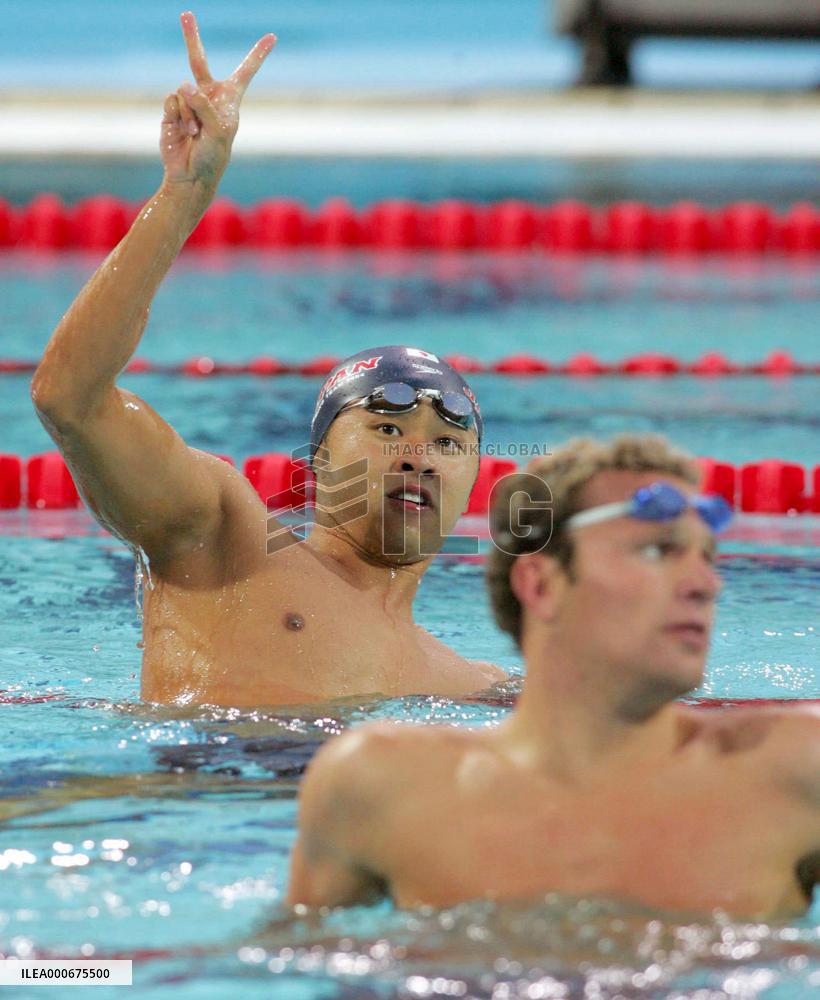 (6)Kitajima wins gold in 100m breaststroke