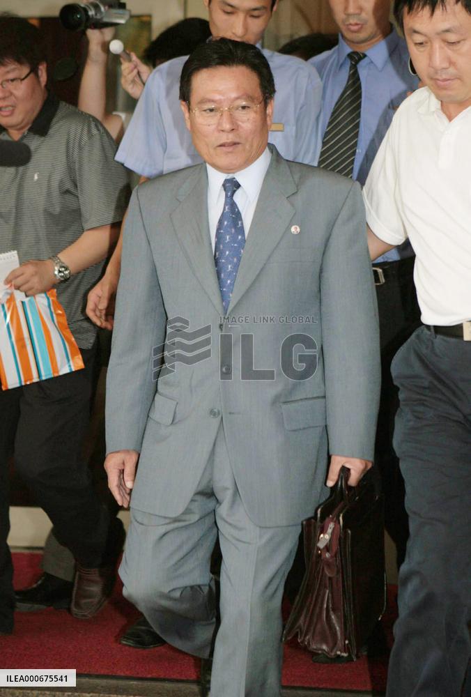 6-way working group meets for second day of talks