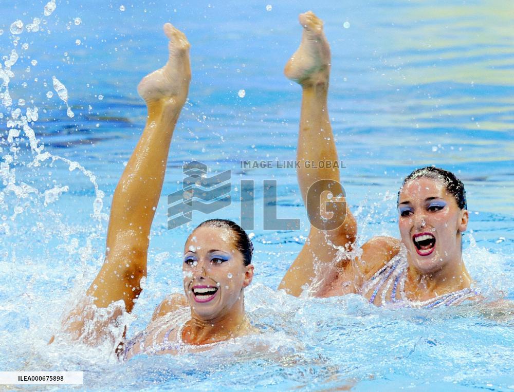 Spain advances to synchronized swimming duet final