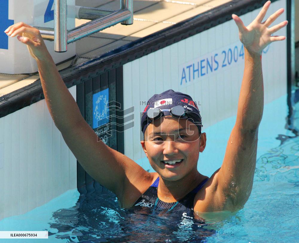 Nakamura advances to semis in 100m backstroke