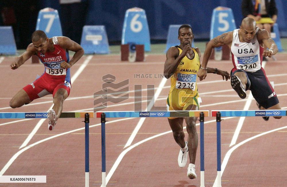 (1)Dominican Republic's Sanchez wins men's 400m hurdles