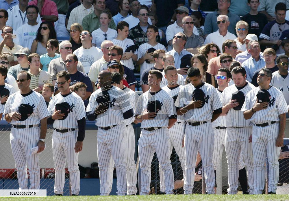 Yankees' members pray for Sept. 11 victims