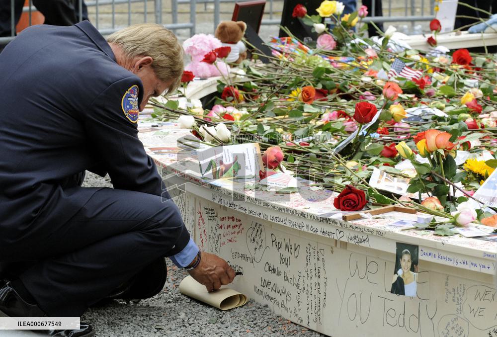 New York marks 7th anniversary of Sept. 11 terrorist attacks