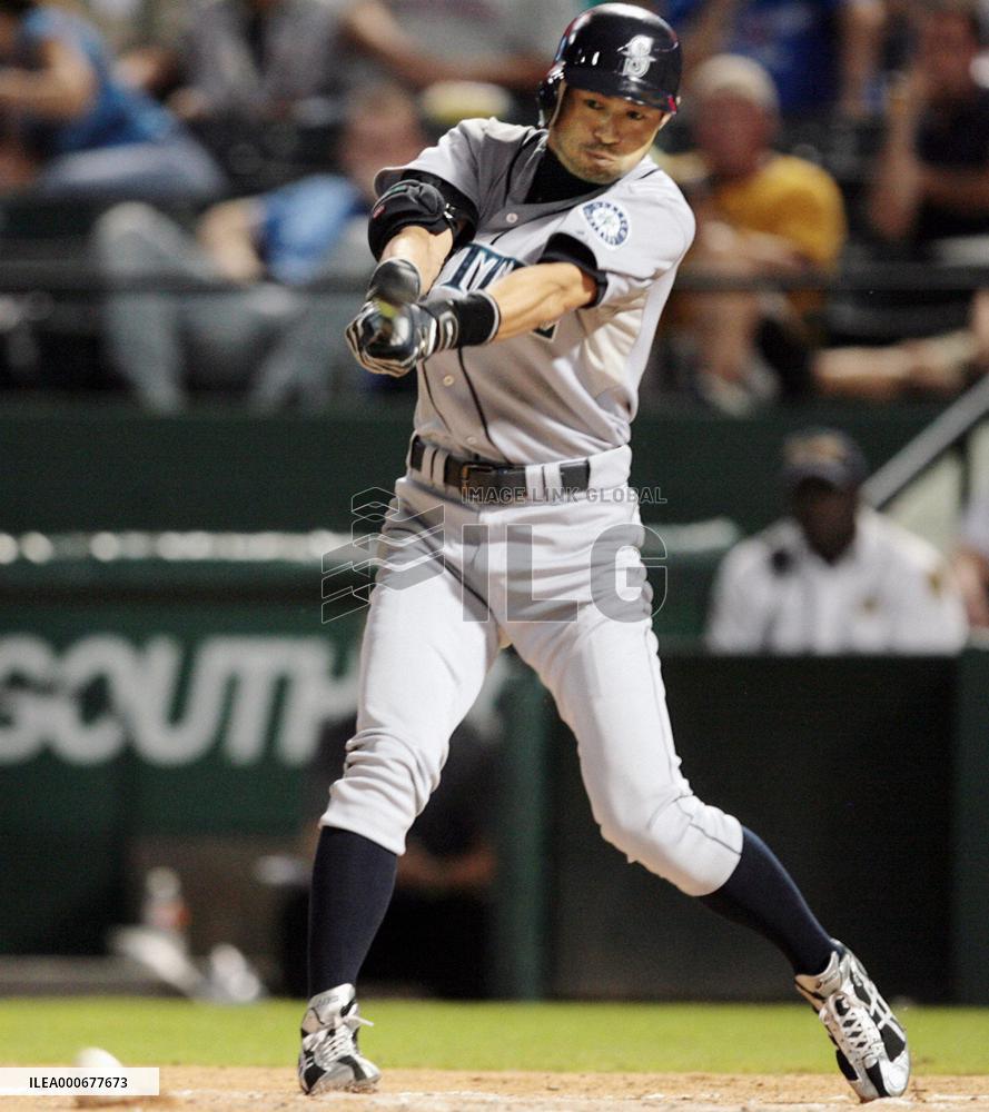 Ichiro reaches 200 hits for record 9th straight season