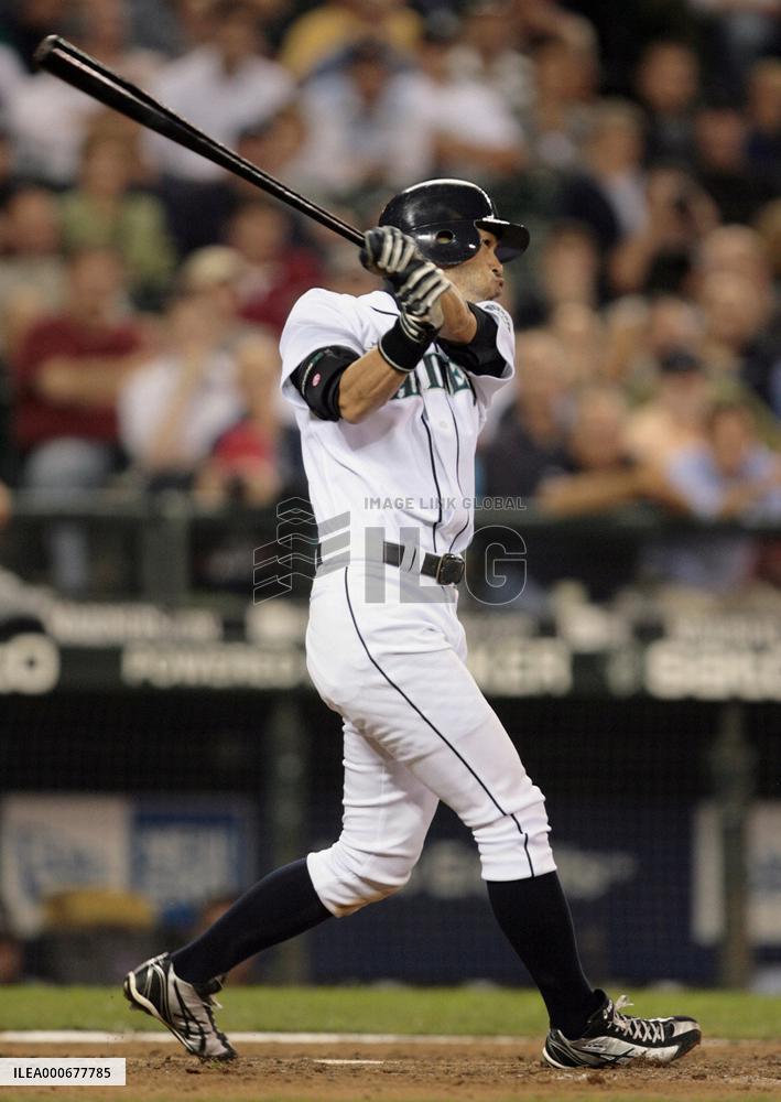 Seattle Mariners' Ichiro 2-for-4 against Chicago White Sox