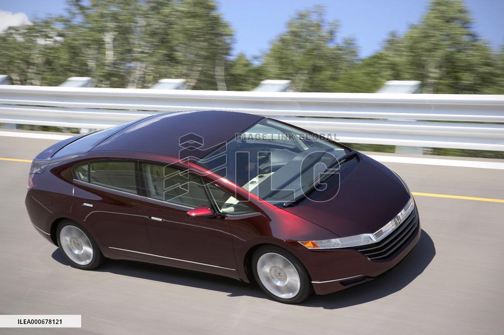 Honda to sell new diesel-engine, fuel-cell vehicles