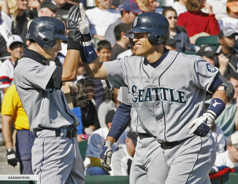 Jojima hits 18th homer, Ichiro gets 2 hits