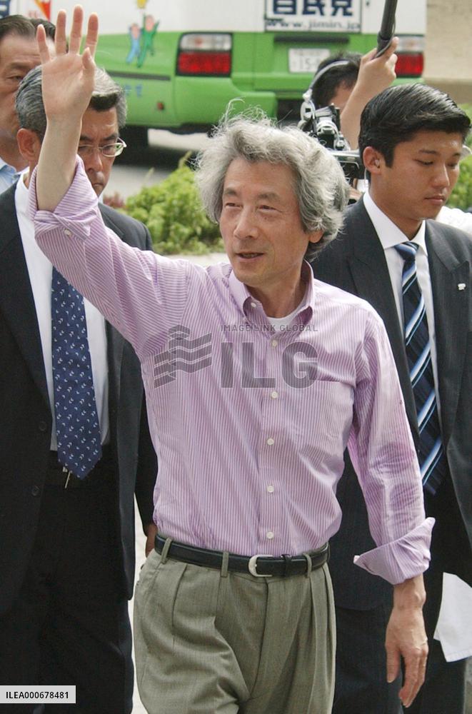 Party leaders on the stumping