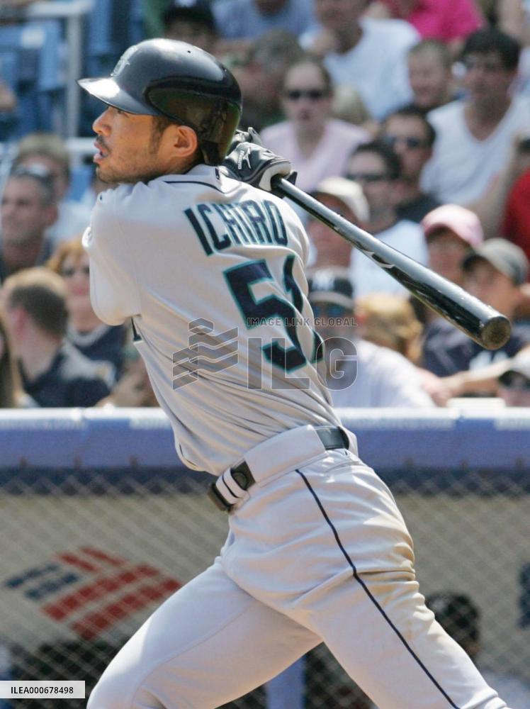 Mariners Ichiro marks 200 hits for 7th consecutive season in MLB