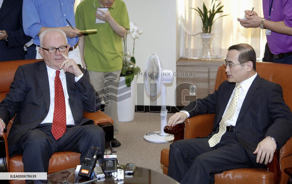 Bosworth, Wi discuss N. Korea nuke talks