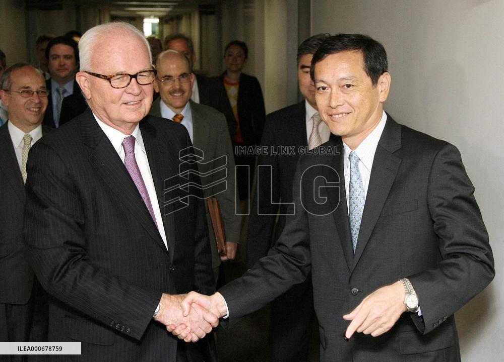 Bosworth meets with Japan's Saiki on North Korea