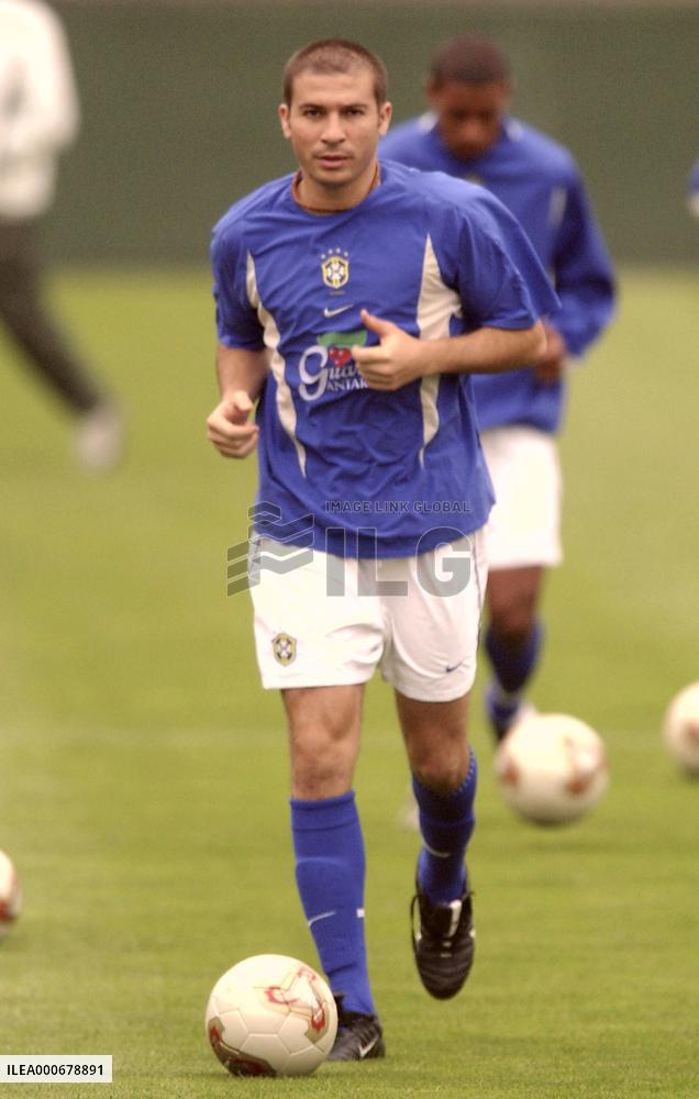 Brazil's Luizao ready to start if Ronaldo unfit for semifinal