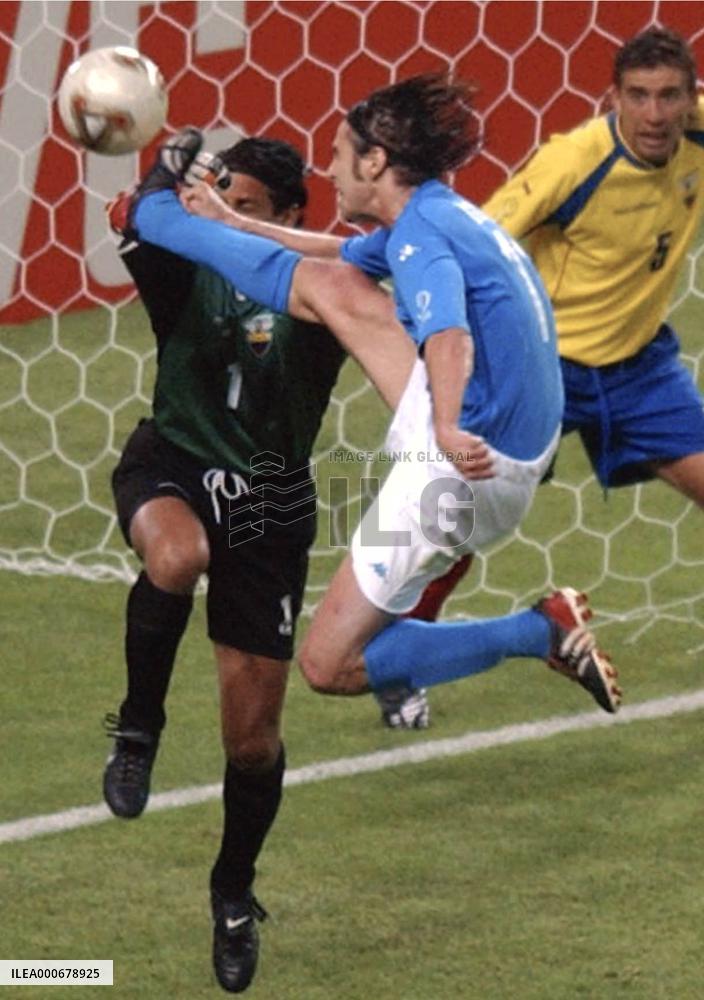 (7)Italy beat Ecuador 2-0