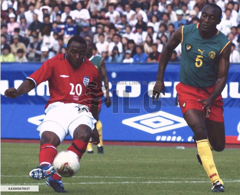 England's Vassell scores equalizer