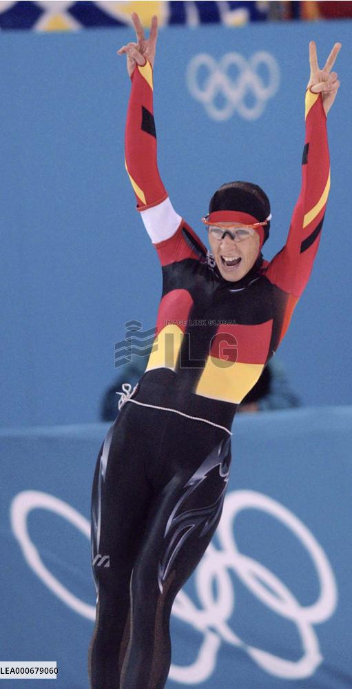 Friesinger gets gold in women's 1,500 meters speed skating