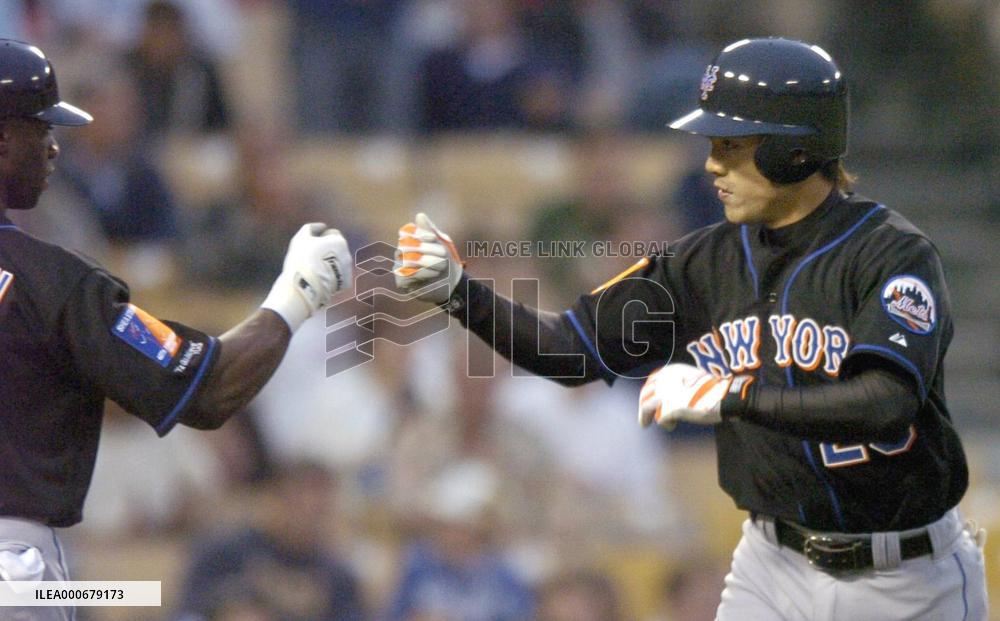 Kaz Matsui hits leadoff homer