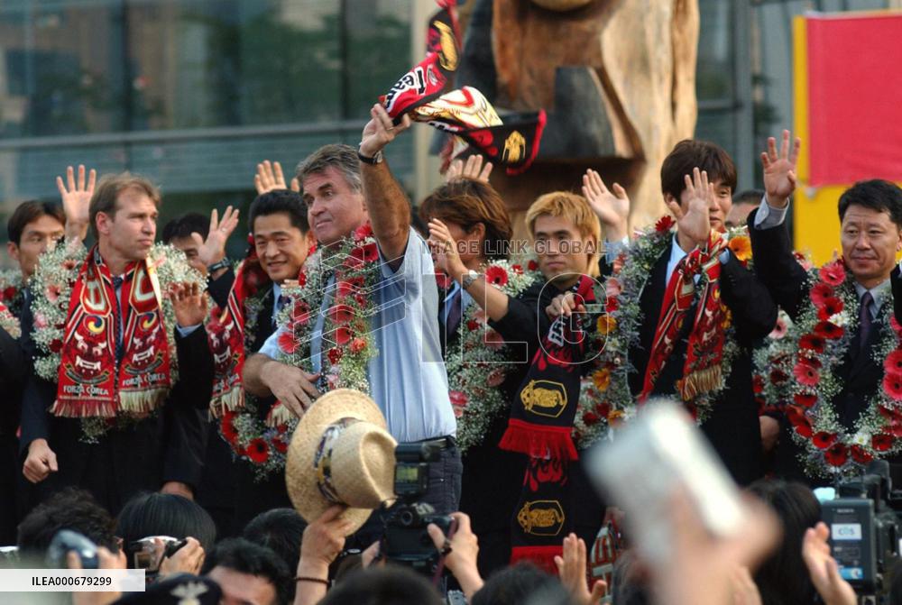 S. Korea World Cup players join parade