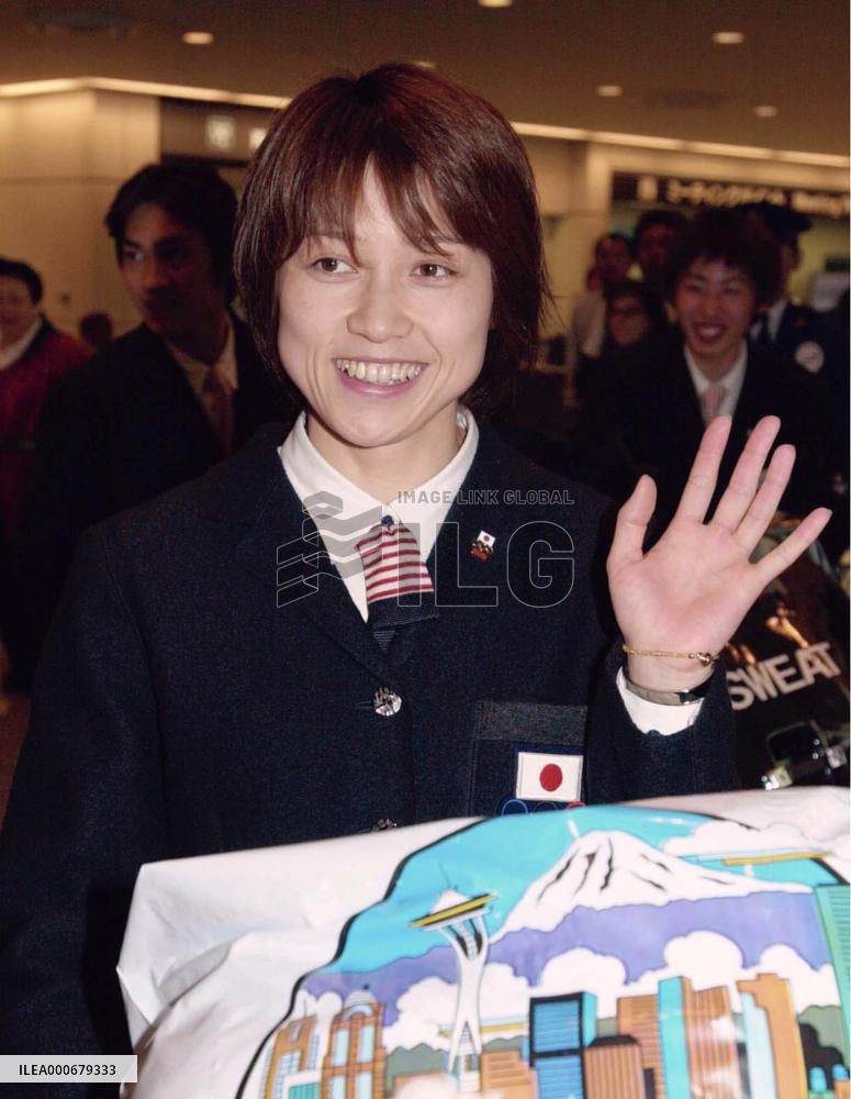 Speed skater Okazaki returns from Olympics