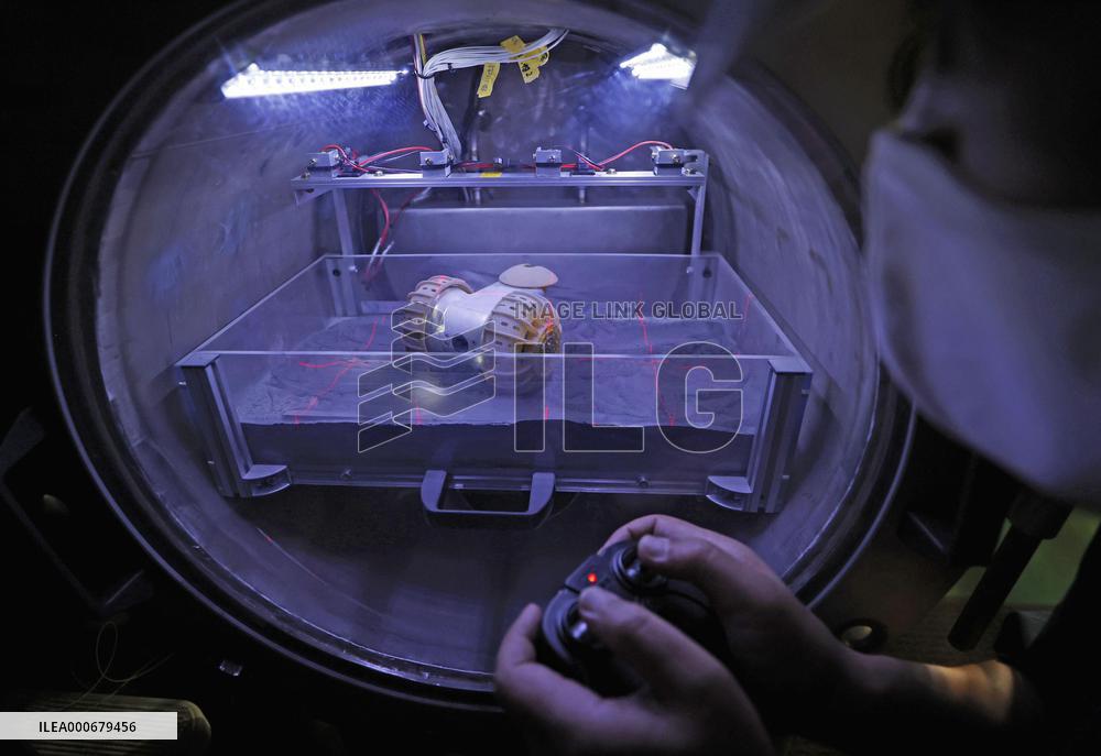 Commercial rover for lunar exploration