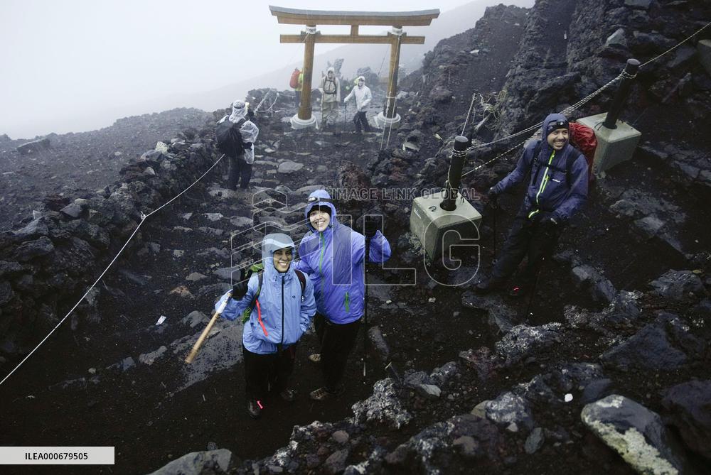 Mt. Fuji reopens