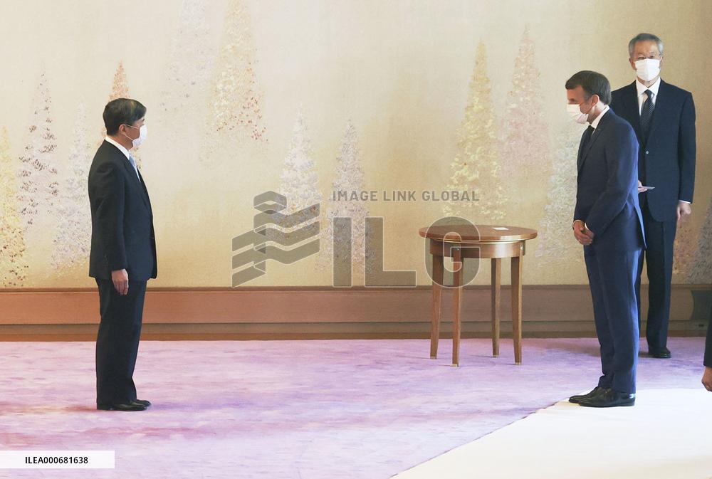 Japanese emperor meets with U.S. first lady