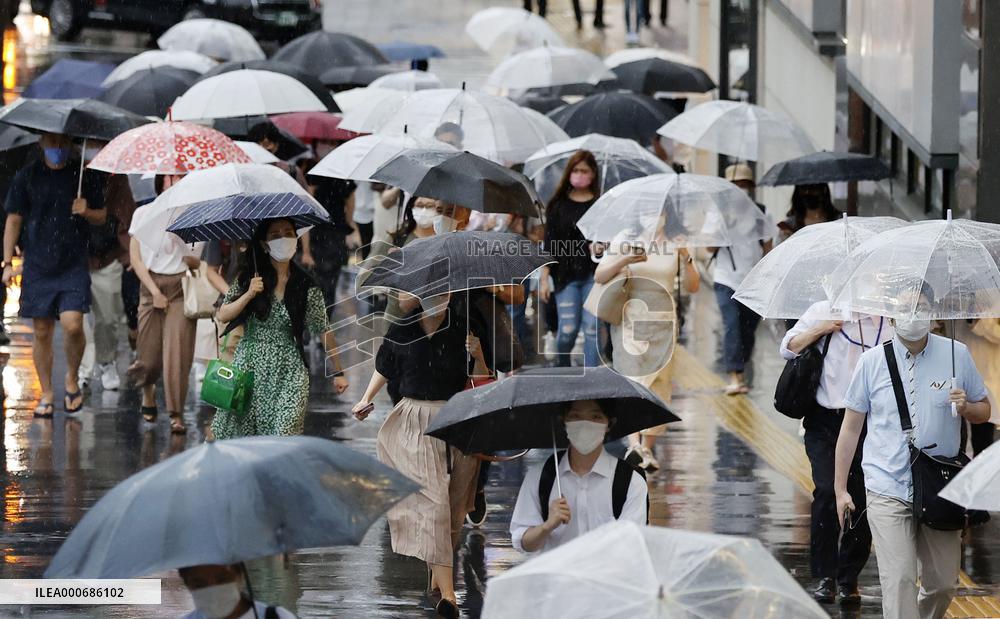 Tokyo logs record 5,773 COVID-19 cases