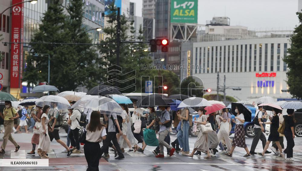 Tokyo logs record 5,773 COVID-19 cases