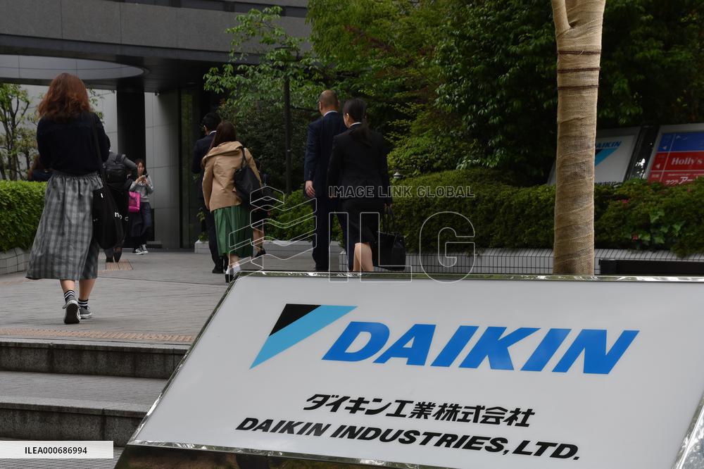 Daikin Industries logo
