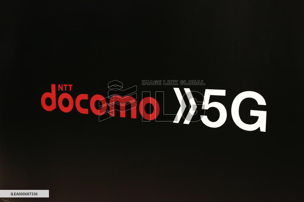 NTT Docomo 5G logo