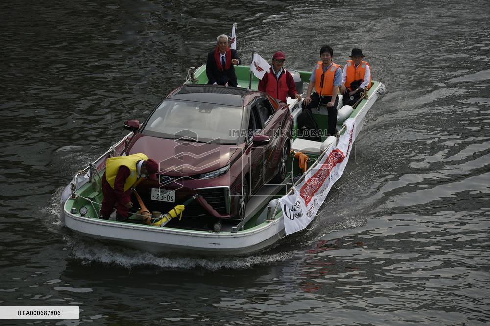 Demonstration experiment using Osaka City University's fuel-cell vehicles to operate ships on hydrogen