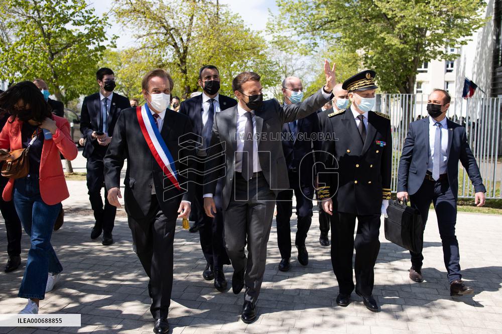 Emmanuel Macron Visits A Primary School - Melun