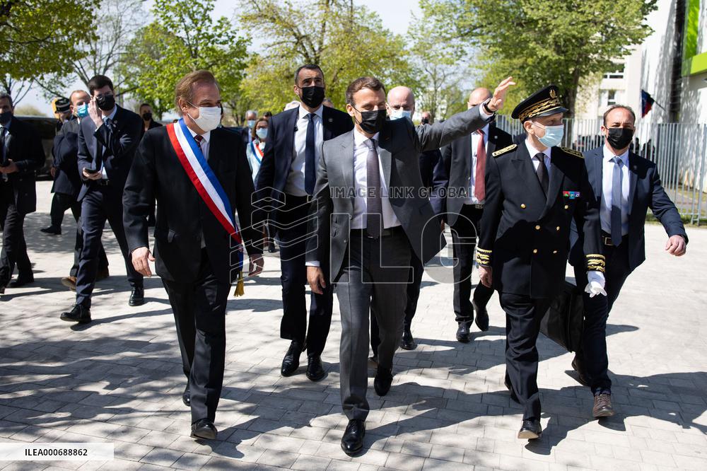 Emmanuel Macron Visits A Primary School - Melun