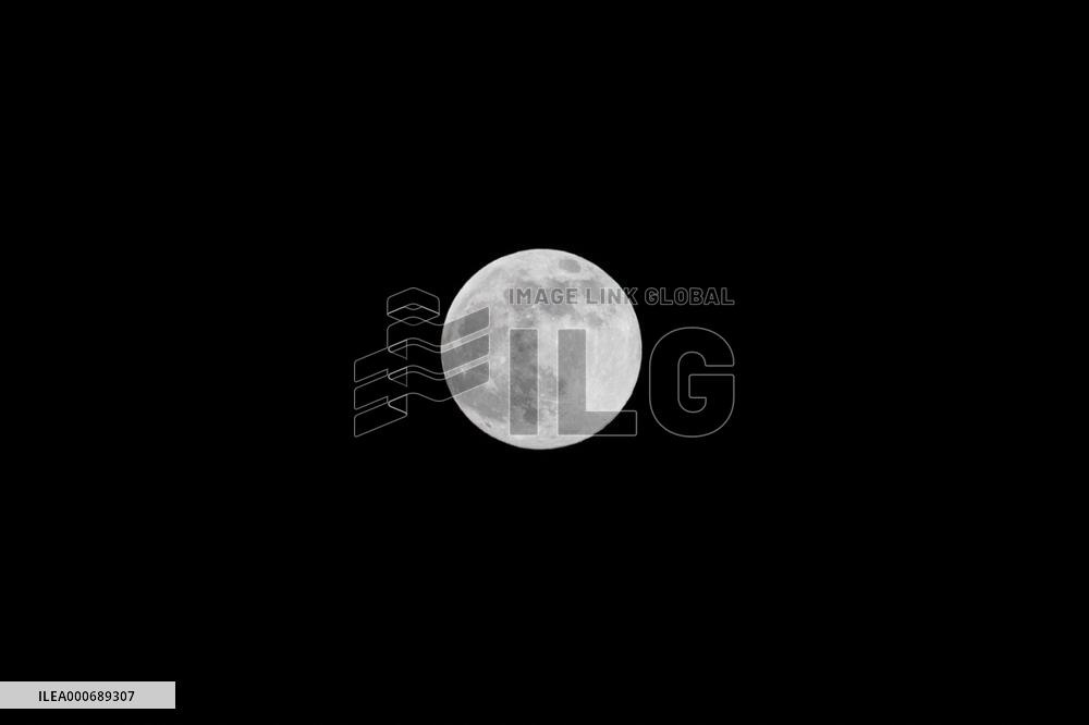 Super Moon - Paris