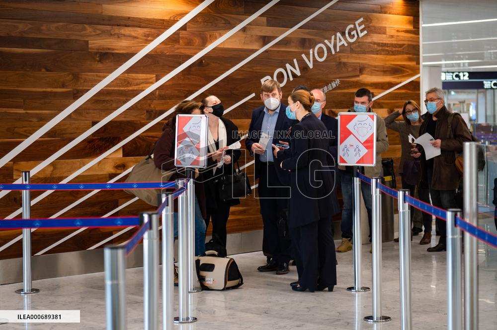 TousAntiCovid Carnet Experiments - Orly