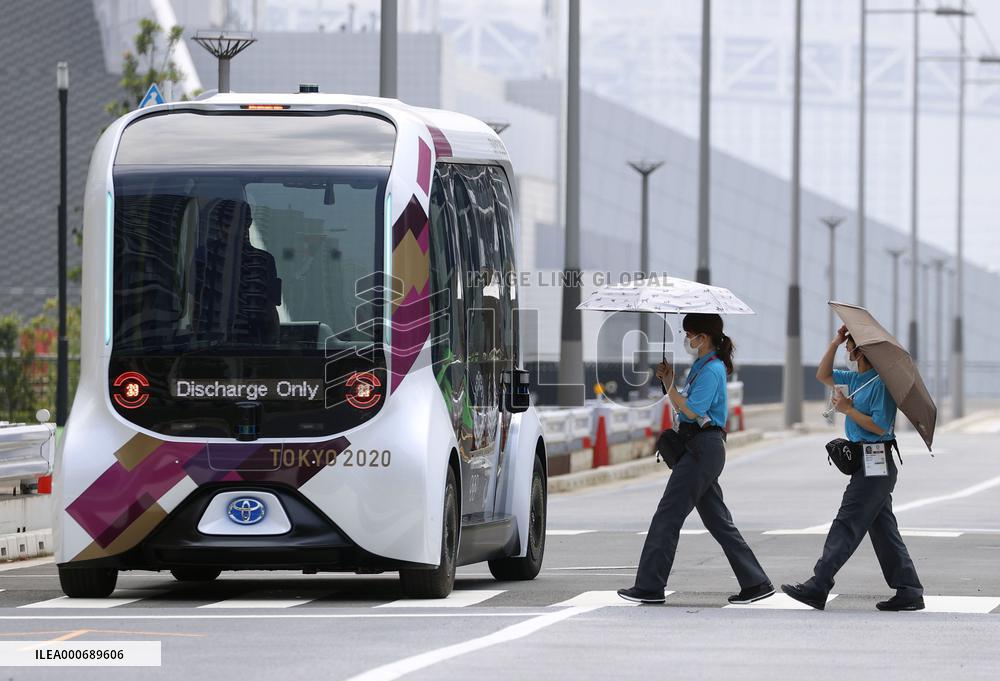 Autonomous bus at Tokyo Olympic athletes' village