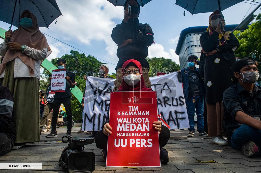 Jouurnalists Protest - Medan