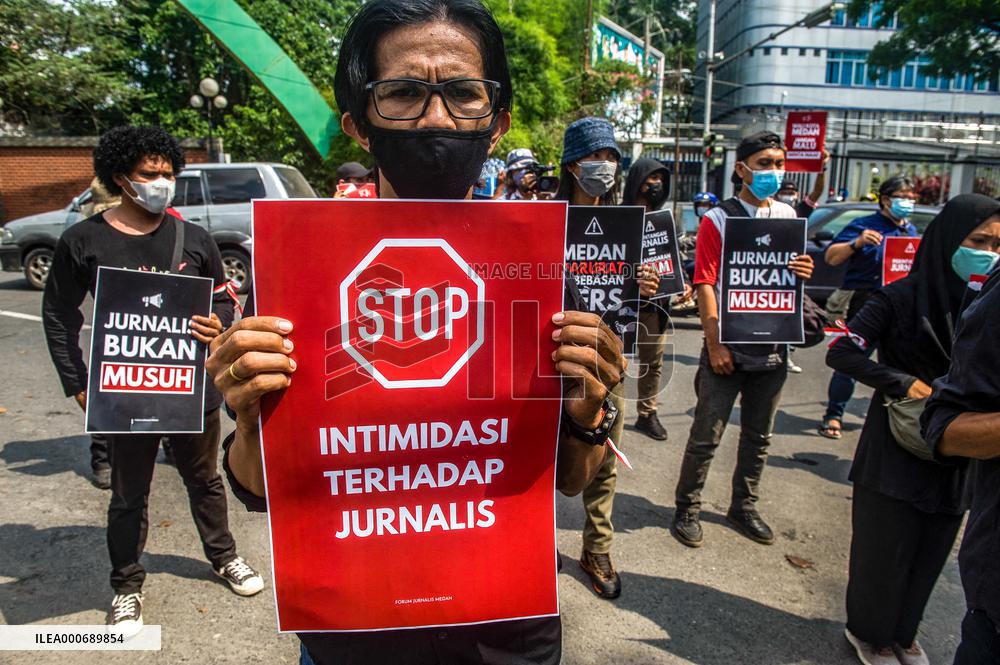 Jouurnalists Protest - Medan