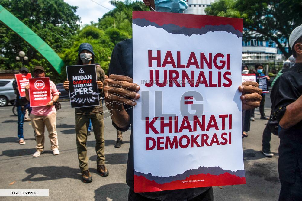 Jouurnalists Protest - Medan