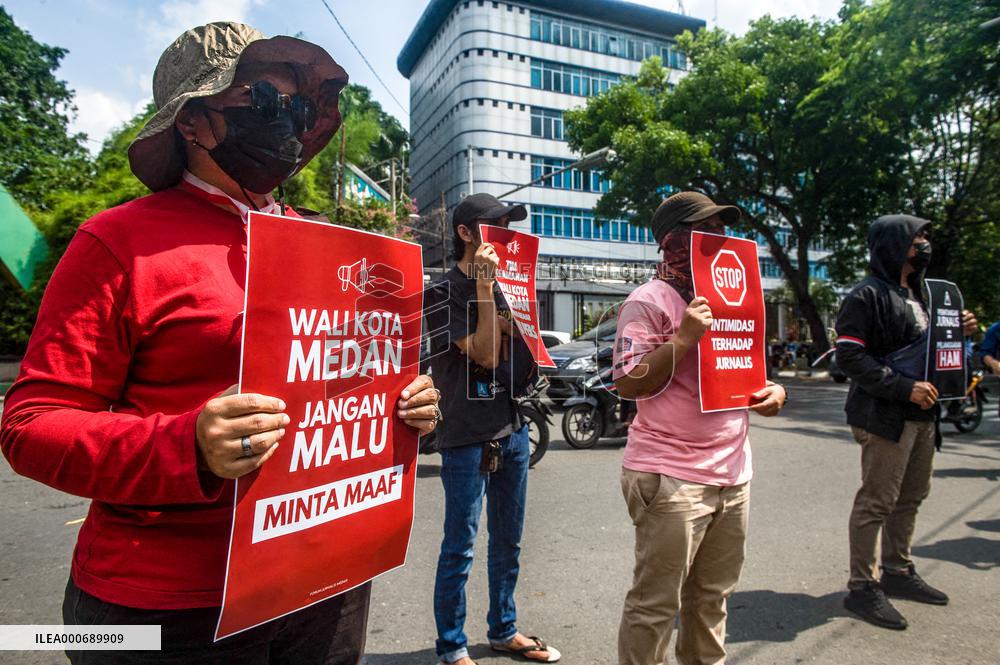 Jouurnalists Protest - Medan