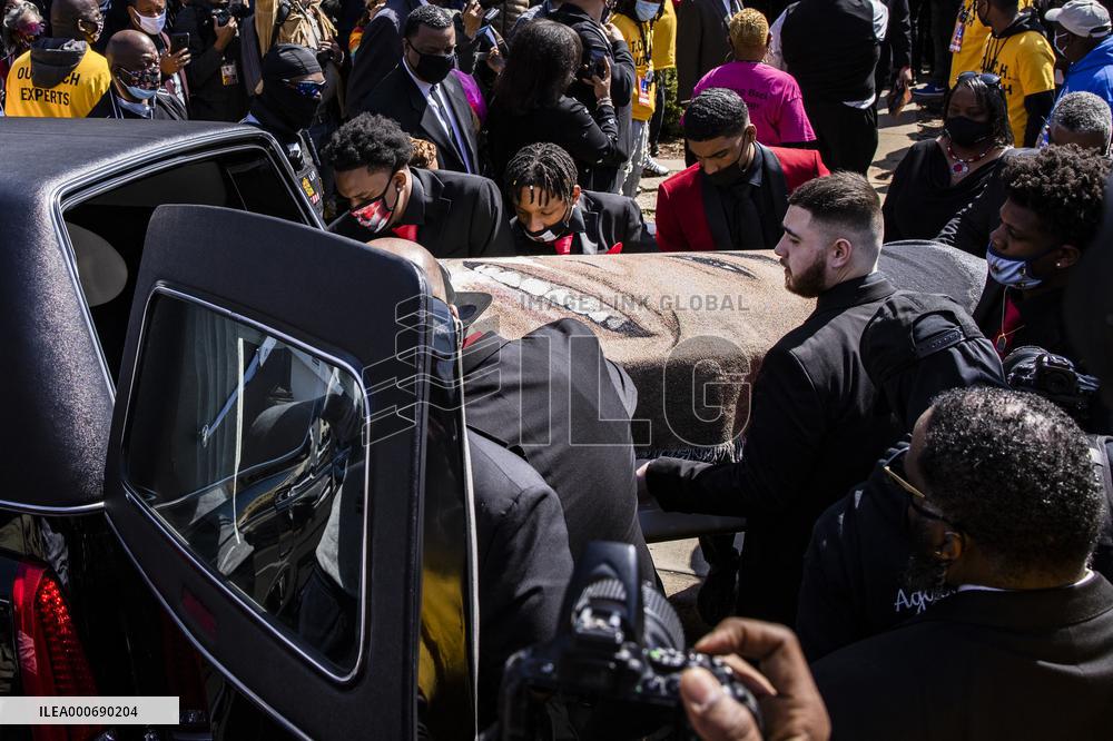 Hundreds Attend Funeral Services For Daunte Wright - Minneapolis