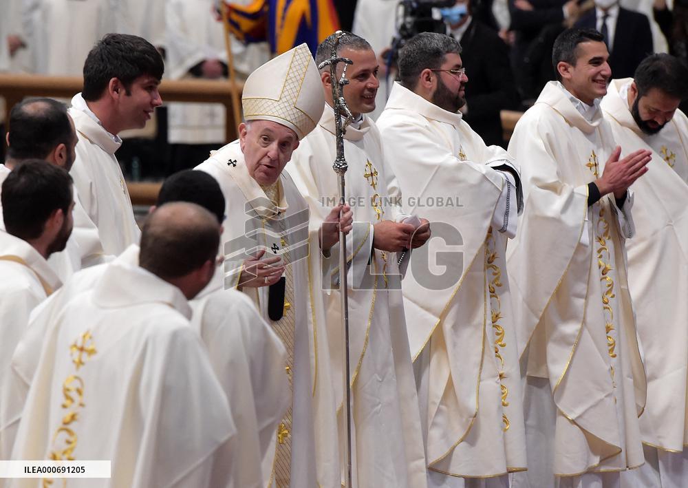 Pope Francis ordains 9 new priests - Vatican