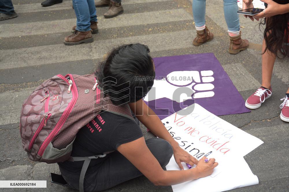 Women Protest Police Abuse - Mexico