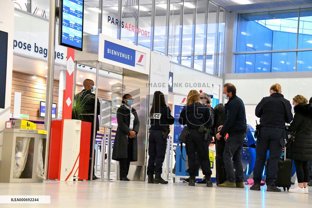 Police Control At Orly Airport - Paris
