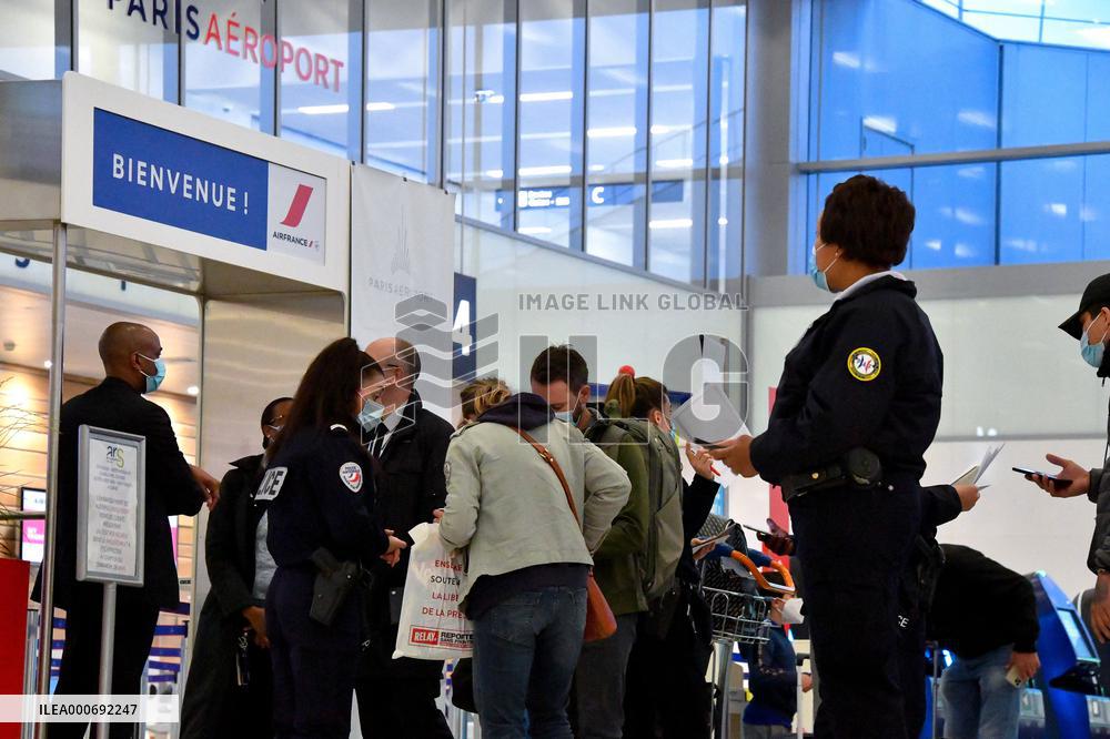 Police Control At Orly Airport - Paris