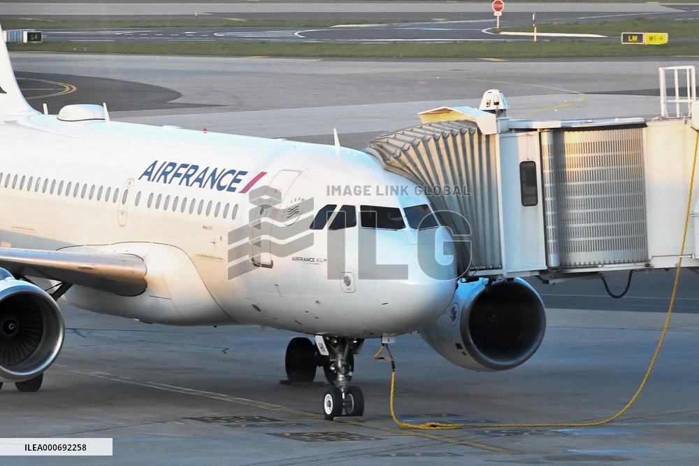 Police Control At Orly Airport - Paris