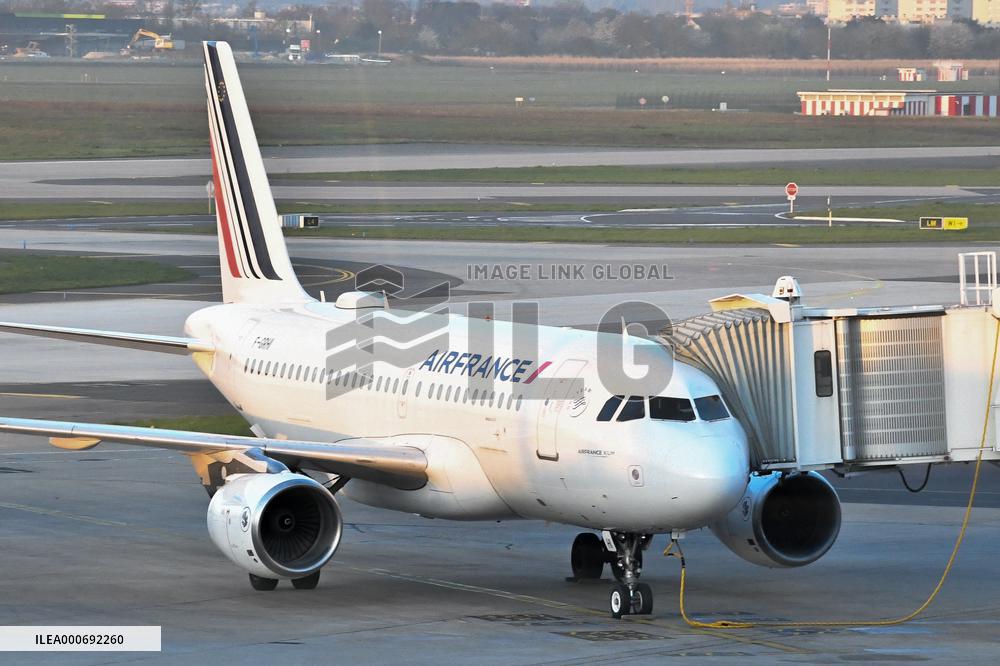 Police Control At Orly Airport - Paris