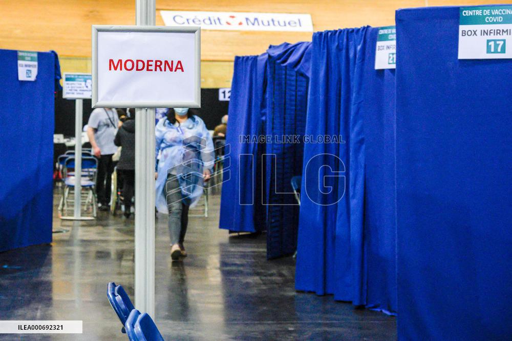 Vaccination Center In Velodrome - Saint-Quentin-en-Yvelines