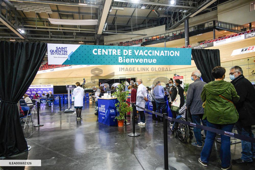 Vaccination Center In Velodrome - Saint-Quentin-en-Yvelines